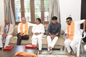 પ્રદેશ અધ્યક્ષ શ્રીજગદીશ પંચાલે  આજે વડોદરા જિલ્લાના પ્રવાસ દરમ્યાન વાઘોડિયા ખાતે ભારતીય જનતા પાર્ટીના વરિષ્ઠ આગેવાનો સાથે મુલાકાત કરી.