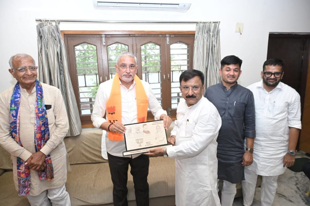 પ્રદેશ અધ્યક્ષ શ્રીજગદીશ પંચાલે  આજે વડોદરા જિલ્લાના પ્રવાસ દરમ્યાન વાઘોડિયા ખાતે ભારતીય જનતા પાર્ટીના વરિષ્ઠ આગેવાનો સાથે મુલાકાત કરી.