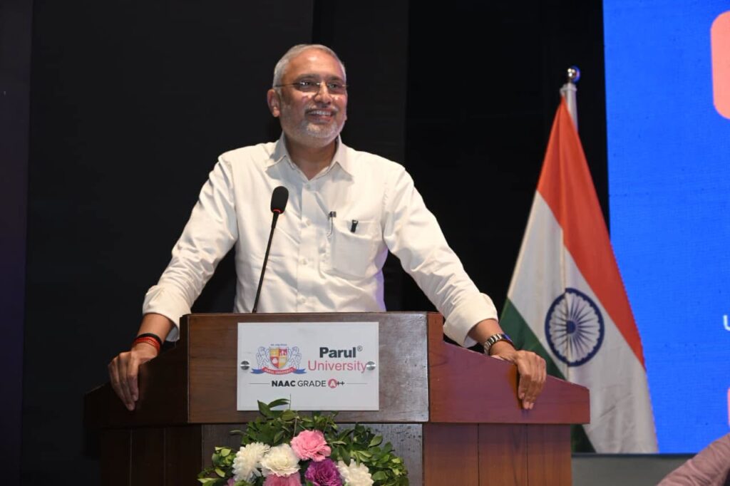 નવી પેઢીના નવા વિચારો, 'વિકસિત ભારત'નો મજબૂત પાયો!  પ્રદેશ અધ્યક્ષ શ્રીજગદીશ પંચાલે આજે વડોદરાની પારુલ યુનિવર્સિટી ખાતે આયોજિત 'વિકસિત ભારત આંત્રપ્રિન્યોર સમિટ'માં વિદ્યાર્થીઓ અને યુવા ઉદ્યોગ સાહસિકો સાથે સંવાદ કર્યો. આ પ્રસંગે પ્રદેશ મહામંત્રી શ્રી હિતેન્દ્રસિંહ ચૌહાણ, પ્રદેશ ઉપાધ્યક્ષ શ્રી રસિકભાઈ પ્રજાપતિ, સાંસદ અને યુવા મોરચાના પ્રદેશ પ્રમુખ ડૉ.હેમાંગભાઈ જોષી, જિલ્લા પ્રમુખ ડૉ.બી જે બ્રહ્મભટ્ટ, પ્રભારી ડૉ.ઋત્વિજભાઈ પટેલ સહિત વિદ્યાર્થીઓ અને યુવા ઉદ્યોગ સાહસિકો ઉપસ્થિત રહ્યાં