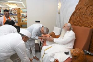 પ્રદેશ અધ્યક્ષ શ્રી જગદીશ પંચાલે આજે અમદાવાદના પીરાણા સ્થિત પ્રેરણાપીઠ તીર્થધામ ખાતે દર્શન કર્યા અને સૌની સુખાકારી માટે પ્રાર્થના કરી.