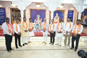 પ્રદેશ અધ્યક્ષ શ્રી જગદીશ પંચાલે આજે અમદાવાદના પીરાણા સ્થિત પ્રેરણાપીઠ તીર્થધામ ખાતે દર્શન કર્યા અને સૌની સુખાકારી માટે પ્રાર્થના કરી.