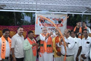 પ્રદેશ અધ્યક્ષ શ્રીજગદીશ પંચાલની અધ્યક્ષતામાં આજે દાહોદ જિલ્લાની 'મોરચા સંયુક્ત બેઠક' યોજાઈ.  આ પ્રસંગે પ્રદેશ મહામંત્રી શ્રી હિતેન્દ્રસિંહ ચૌહાણ, પ્રદેશ મંત્રી શ્રી શંકરભાઈ આમલીયાર, જિલ્લા પ્રમુખ શ્રી સ્નેહલભાઈ ધરીયા સહિત મોરચાના પ્રમુખો અને હોદ્દેદારો ઉપસ્થિત રહ્યાં.