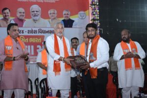 પ્રદેશ અધ્યક્ષ શ્રીજગદીશ પંચાલ આજે શહેરા ખાતે  'વિકસિત ભારત યુવા સંવાદ' કાર્યક્રમમાં યુવાનો સાથે સંવાદ કર્યો.  આ કાર્યક્રમમાં પ્રદેશ મહામંત્રી શ્રી હિતેન્દ્રસિંહ ચૌહાણ, સાંસદ શ્રી રાજપાલસિંહ જાદવ, રાજ્યસભાના સાંસદ ડૉ.જસવંતસિંહ પરમાર, શહેરાના ધારાસભ્ય શ્રી જેઠાભાઈ ભરવાડ, જિલ્લા પ્રમુખ શ્રી મયંકભાઈ દેસાઈ તથા હોદ્દેદારો અને યુવાનો ઉપસ્થિત રહ્યાં.