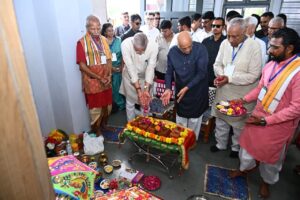સમાજના અંતિમ છેડાના માનવી સુધી શિક્ષણનો ઉજાસ!  માનનીય મુખ્યમંત્રી શ્રી Bhupendra Patel અને પ્રદેશ અધ્યક્ષ શ્રી Jagdish Panchal ની વિશેષ ઉપસ્થિતિમાં આજે કલોલના પાનસર ખાતે વિચરતા સમુદાય સમર્થન મંચ અને ડૉ.કે.આર.શ્રોફ ફાઉન્ડેશન સંચાલિત શાંતિ નિવાસ હોસ્ટેલનું લોકાર્પણ અને વલ્લભ વિદ્યા વિહાર શાળાનું ભૂમિપૂજન સંપન્ન થયું.