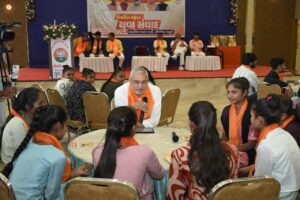 પ્રદેશ અધ્યક્ષ શ્રી જગદીશ પંચાલ આજે દાહોદના પીપલોદ ખાતે આયોજિત 'વિકસિત ભારત યુવા સંવાદ' કાર્યક્રમમાં યુવાનો સાથે સંવાદ કર્યો. આ પ્રસંગે પ્રદેશ મહામંત્રી શ્રી હિતેન્દ્રસિંહ ચૌહાણ, પ્રદેશ મંત્રી શ્રી શંકરભાઈ આમલીયાર, સાંસદ શ્રી જસવંતસિંહ ભાભોર, જિલ્લા પ્રમુખ શ્રી સ્નેહલભાઈ ધરીયા સહિત હોદ્દેદારો અને મોટી સંખ્યામાં યુવાનો ઉપસ્થિત રહ્યાં.
