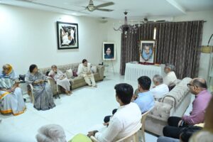 પ્રદેશ અધ્યક્ષ શ્રી Jagdish Panchal એ આજે જામનગર પ્રવાસ દરમિયાન સાંસદ શ્રીમતી પૂનમબેન માડમના માતૃશ્રી સ્વ. દિનાબેન માડમને પુષ્પાંજલિ અર્પણ કરી ભાવભીની શ્રદ્ધાંજલિ પાઠવી.