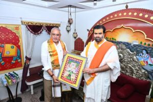 પ્રદેશ અધ્યક્ષ શ્રી જગદીશ પંચાલે આજે વડોદરા મહાનગર ખાતે વ્રજધામ સંકુલની મુલાકાત લીધી અને વૈષ્ણવાચાર્ય પરમ પૂજ્ય ગોસ્વામી 108 શ્રી વ્રજરાજકુમાર મહોદયશ્રી સાથે મુલાકાત કરી આશીર્વાદ મેળવ્યા.