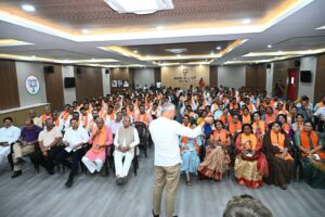 સશક્ત કાર્યકર્તા, મજબૂત સંગઠન  પ્રદેશ અધ્યક્ષ શ્રી જગદીશ પંચાલની અધ્યક્ષતામાં આજે વડોદરા મહાનગર કાર્યાલય 'શ્રી કમલમ્' ખાતે 'બૃહદ કાર્યકર્તા બેઠક' યોજાઈ. આ બેઠકમાં પ્રદેશ અધ્યક્ષશ્રીએ મહાનગરના હોદ્દેદારો અને કાર્યકર્તાઓ સાથે સંવાદ કર્યો.  આ પ્રસંગે આ કાર્યક્રમમાં પ્રદેશ મહામંત્રી શ્રી હિતેન્દ્રસિંહ ચૌહાણ, કેબિનેટ મંત્રી શ્રી રમણભાઈ સોલંકી, પ્રદેશ ઉપાધ્યક્ષ શ્રી રસિકભાઈ પ્રજાપતિ, વિધાનસભાના મુખ્ય દંડક શ્રી બાળકૃષ્ણભાઈ શુક્લ, યુવા મોરચાના પ્રદેશ પ્રમુખ અને સાંસદ ડૉ.હેમાંગભાઈ જોષી, મહાનગરના અધ્યક્ષ ડૉ.જયપ્રકાશભાઈ સોની, મેયર શ્રીમતી ગીતાબેન મકવાણા સહિત હોદ્દેદારો અને કાર્યકર્તાઓ ઉપસ્થિત રહ્યાં.