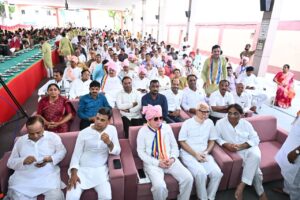 પ્રદેશ અધ્યક્ષ શ્રી Jagdish Panchal એ આજે અમદાવાદના ઓઢવ ખાતે ચાતુર્માસ (વર્ષાયોગ 2026) અર્થે પધારેલ પૂજ્ય મુનિશ્રીઓના સ્વાગત માટે આયોજિત ભવ્ય મંગલ પ્રવેશ કાર્યક્રમમાં ઉપસ્થિત રહી પૂજ્ય મુનિશ્રીઓના આશીર્વાદ મેળવ્યા.
