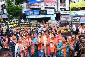 રાહુલ ગાંધી અને કોંગ્રેસ દ્વારા માનનીય પ્રધાનમંત્રી શ્રી Narendra Modi ના નિવાસસ્થાન નજીક સર્જાયેલી અરાજકતા સામે આજે ગુજરાત કોંગ્રેસ કાર્યાલય ખાતે પ્રદેશ અધ્યક્ષ શ્રી Jagdish Panchal ના નેતૃત્વમાં ભાજપના કાર્યકર્તાઓએ ઉગ્ર વિરોધ પ્રદર્શન કરી રોષ વ્યક્ત કર્યો. અરાજક કોંગ્રેસના દેશ વિરોધી અને લોકતંત્ર વિરોધી મનસૂબા ક્યારેય સફળ નહીં થાય..!