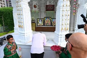પ્રદેશ અધ્યક્ષ શ્રી Jagdish Panchal એ ગુરુ પૂર્ણિમા નિમિત્તે ગાંધીનગર સ્થિત SMVS સ્વામિનારાયણ ધામ ખાતે પ.પૂ. સ્વામી શ્રી સત્યસંકલ્પદાસજી સાથે મુલાકાત કરી આશીર્વાદ પ્રાપ્ત કર્યા.  જય સ્વામિનારાયણ 🙏