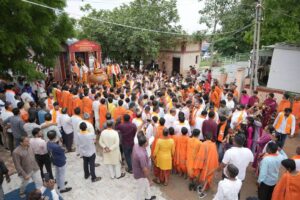માનવતા અને સમરસતાના પથદર્શક સંત શિરોમણી શ્રી ગુરુ રવિદાસ મહારાજના આદર્શો સમગ્ર માનવજાત માટે સદૈવ માર્ગદર્શક રહ્યા છે.  સંત શિરોમણી શ્રી ગુરુ રવિદાસ મહારાજની 650મી જયંતી નિમિત્તે આયોજિત કળશ યાત્રાનું મહેસાણા શહેરના વિવિધ સ્થળોએ તથા નંદાસણ ખાતે નાગરિકો તથા સામાજિક આગેવાનો દ્વારા ભવ્ય સ્વાગત કરવામાં આવ્યું. #SamrastaSankalpAbhiyan