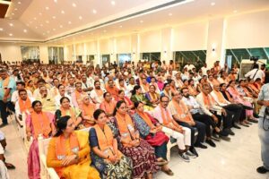 માંજલપુર વિધાનસભા પેટાચૂંટણીમાં ભારતીય જનતા પાર્ટીની ઐતિહાસિક જીત બદલ વડોદરા મહાનગર ખાતે પ્રદેશ અધ્યક્ષ શ્રી Jagdish Panchal ની વિશેષ ઉપસ્થિતિમાં 'ઋણ સ્વીકાર કાર્યક્રમ' યોજાયો.  આ અવસરે પ્રદેશ અધ્યક્ષશ્રીએ કાર્યકર્તાઓ પર પુષ્પવર્ષા કરી તેમના અવિરત પરિશ્રમ, સમર્પણ અને સંગઠન પ્રત્યેની નિષ્ઠાને વંદન કર્યા.  આ પ્રસંગે પ્રદેશ સંગઠન મહામંત્રી શ્રી રત્નાકરજી, પ્રદેશ મહામંત્રી શ્રી હિતેન્દ્રસિંહ ચૌહાણ, કેબિનેટ મંત્રી શ્રી રમણભાઈ સોલંકી, રાજ્યકક્ષાના મંત્રી ડૉ.મનીષાબેન વકીલ, પ્રદેશ ઉપાધ્યક્ષ શ્રી રસિકભાઈ પ્રજાપતિ, મહાનગરના અધ્યક્ષ ડૉ.જયપ્રકાશભાઈ સોની, મેયર શ્રીમતી ગીતાબેન મકવાણા સહિત મહાનગરના હોદ્દેદારો, ધારાસભ્યો અને મોટી સંખ્યામાં કાર્યકર્તાઓ ઉપસ્થિત રહ્યાં.