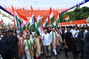 તિરંગાનો રંગ, પાટનગરનો સંગ 🇮🇳 'હર ઘર તિરંગા' અભિયાન અંતર્ગત ગાંધીનગર મહાનગર ખાતે માનનીય મુખ્યમંત્રી શ્રી Bhupendra Patel અને પ્રદેશ અધ્યક્ષ શ્રી Jagdish Panchal ની વિશેષ ઉપસ્થિતિમાં રાજ્યકક્ષાની ભવ્ય તિરંગા યાત્રા યોજાઈ. હજારો નગરજનોએ તિરંગો હાથમાં લઈ રાષ્ટ્રભક્તિના રંગે રંગાઈને 'હર ઘર તિરંગા, હર દિલ તિરંગા'ના સંકલ્પને વધુ મજબૂત બનાવ્યો.  #HarGharTiranga