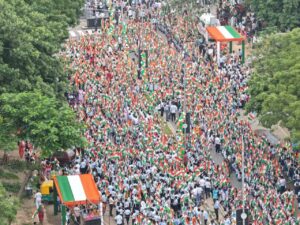 તિરંગાનો રંગ, પાટનગરનો સંગ 🇮🇳 'હર ઘર તિરંગા' અભિયાન અંતર્ગત ગાંધીનગર મહાનગર ખાતે માનનીય મુખ્યમંત્રી શ્રી Bhupendra Patel અને પ્રદેશ અધ્યક્ષ શ્રી Jagdish Panchal ની વિશેષ ઉપસ્થિતિમાં રાજ્યકક્ષાની ભવ્ય તિરંગા યાત્રા યોજાઈ. હજારો નગરજનોએ તિરંગો હાથમાં લઈ રાષ્ટ્રભક્તિના રંગે રંગાઈને 'હર ઘર તિરંગા, હર દિલ તિરંગા'ના સંકલ્પને વધુ મજબૂત બનાવ્યો.  #HarGharTiranga