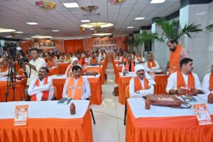 સશક્ત કાર્યકર્તા, મજબૂત સંગઠન!  પ્રદેશ અધ્યક્ષ શ્રી Jagdish Panchal એ આજે ભુજ ખાતે પંડિત દીનદયાળ ઉપાધ્યાય પ્રશિક્ષણ મહાઅભિયાન અંતર્ગત યોજાયેલા કચ્છ જિલ્લા પ્રશિક્ષણ વર્ગમાં ઉપસ્થિત રહી જિલ્લા હોદ્દેદારો સાથે સંવાદ કર્યો અને સંગઠનાત્મક માર્ગદર્શન આપ્યું.