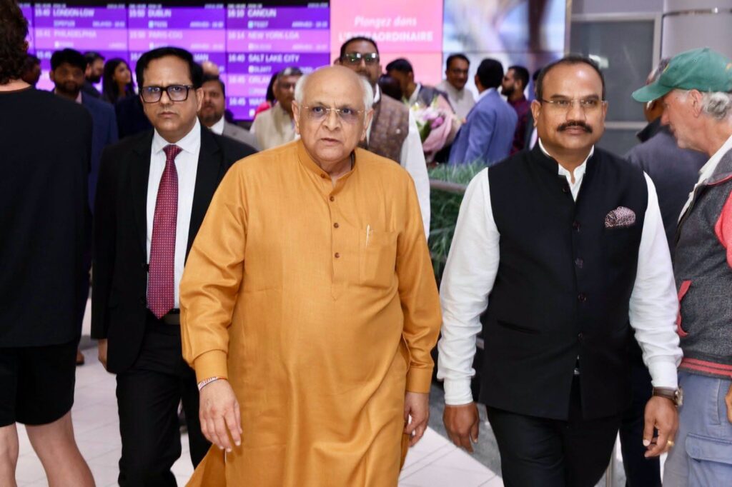 માનનીય મુખ્યમંત્રી શ્રી Bhupendra Patel નું કેનેડાના ટોરોન્ટો એરપોર્ટ પર ગુજરાતી સમુદાય દ્વારા ઉષ્માભર્યું સ્વાગત કરવામાં આવ્યું. માનનીય મુખ્યમંત્રીશ્રી કેનેડામાં વાઈબ્રન્ટ ગુજરાત ગ્લોબલ સમિટ 2027 અંતર્ગત વિવિધ મહત્વપૂર્ણ બેઠકોમાં ભાગ લઈ ગુજરાતના વિકાસ અને વૈશ્વિક રોકાણની નવી તકોને વધુ વેગ આપશે
