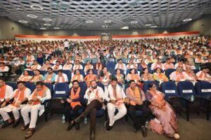 25 વર્ષ સેવા અને સમર્પણના... ગુજરાતના પનોતા પુત્ર અને દેશના યશસ્વી પ્રધાનમંત્રી શ્રી Narendra Modi જીના મુખ્યમંત્રી અને પ્રધાનમંત્રી તરીકેના જનસેવાના 25 વર્ષ પૂર્ણ થવાના અવસરે ભારતીય જનતા પાર્ટી દ્વારા રાષ્ટ્રવ્યાપી 'સેવા સંકલ્પ અભિયાન'નું આયોજન કરવામાં આવી રહ્યું છે. આ અભિયાનની તૈયારીઓના ભાગરૂપે આજે ગાંધીનગર મહાનગર ખાતે પ્રદેશ પ્રભારી શ્રી Tarun Chugh જીની અધ્યક્ષતામાં તથા મુખ્યમંત્રી શ્રી Bhupendra Patel અને પ્રદેશ અધ્યક્ષ શ્રી Jagdish Panchal ની વિશેષ ઉપસ્થિતિમાં કાર્યશાળા યોજાઈ. આ પ્રસંગે પ્રદેશ સંગઠન મહામંત્રી શ્રી રત્નાકરજી, નાયબ મુખ્યમંત્રી શ્રી Harsh Sanghavi , રાષ્ટ્રીય અભિયાનના ઝોન ઇન્ચાર્જ શ્રી આશિષભાઈ શેલારજી, કેન્દ્રીય રાજ્યમંત્રી શ્રીમતી નિમુબેન બાંભણીયા, આસામના પ્રદેશ અધ્યક્ષ શ્રી દિલીપ સૈકિયાજી, પ્રદેશ મહામંત્રી અને અભિયાનના પ્રદેશ પ્રભારી શ્રી અજયભાઈ બ્રહ્મભટ્ટ, અભિયાનના ઇન્ચાર્જ શ્રી બ્રિજેશભાઈ મેરજા સહિત પદાધિકારીઓ ઉપસ્થિત રહ્યાં.
