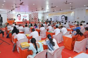 પ્રશિક્ષિત કાર્યકર્તા, મજબૂત સંગઠન  પંડિત દીનદયાળ ઉપાધ્યાય પ્રશિક્ષણ મહાઅભિયાન-2026 અંતર્ગત પ્રદેશ અધ્યક્ષ શ્રી Jagdish Panchal એ આજે બેચરાજી ખાતે મહેસાણા જિલ્લાના પ્રશિક્ષણ વર્ગમાં ઉપસ્થિત રહી જિલ્લાના હોદ્દેદારો સાથે સંવાદ કર્યો તથા સંગઠનાત્મક માર્ગદર્શન આપ્યું.