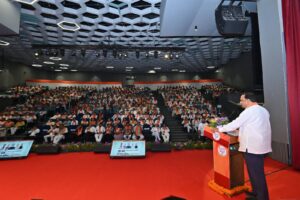 25 વર્ષ સેવા અને સમર્પણના... ગુજરાતના પનોતા પુત્ર અને દેશના યશસ્વી પ્રધાનમંત્રી શ્રી Narendra Modi જીના મુખ્યમંત્રી અને પ્રધાનમંત્રી તરીકેના જનસેવાના 25 વર્ષ પૂર્ણ થવાના અવસરે ભારતીય જનતા પાર્ટી દ્વારા રાષ્ટ્રવ્યાપી 'સેવા સંકલ્પ અભિયાન'નું આયોજન કરવામાં આવી રહ્યું છે. આ અભિયાનની તૈયારીઓના ભાગરૂપે આજે ગાંધીનગર મહાનગર ખાતે પ્રદેશ પ્રભારી શ્રી Tarun Chugh જીની અધ્યક્ષતામાં તથા મુખ્યમંત્રી શ્રી Bhupendra Patel અને પ્રદેશ અધ્યક્ષ શ્રી Jagdish Panchal ની વિશેષ ઉપસ્થિતિમાં કાર્યશાળા યોજાઈ. આ પ્રસંગે પ્રદેશ સંગઠન મહામંત્રી શ્રી રત્નાકરજી, નાયબ મુખ્યમંત્રી શ્રી Harsh Sanghavi , રાષ્ટ્રીય અભિયાનના ઝોન ઇન્ચાર્જ શ્રી આશિષભાઈ શેલારજી, કેન્દ્રીય રાજ્યમંત્રી શ્રીમતી નિમુબેન બાંભણીયા, આસામના પ્રદેશ અધ્યક્ષ શ્રી દિલીપ સૈકિયાજી, પ્રદેશ મહામંત્રી અને અભિયાનના પ્રદેશ પ્રભારી શ્રી અજયભાઈ બ્રહ્મભટ્ટ, અભિયાનના ઇન્ચાર્જ શ્રી બ્રિજેશભાઈ મેરજા સહિત પદાધિકારીઓ ઉપસ્થિત રહ્યાં.