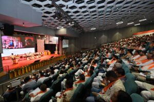 25 વર્ષ સેવા અને સમર્પણના... ગુજરાતના પનોતા પુત્ર અને દેશના યશસ્વી પ્રધાનમંત્રી શ્રી Narendra Modi જીના મુખ્યમંત્રી અને પ્રધાનમંત્રી તરીકેના જનસેવાના 25 વર્ષ પૂર્ણ થવાના અવસરે ભારતીય જનતા પાર્ટી દ્વારા રાષ્ટ્રવ્યાપી 'સેવા સંકલ્પ અભિયાન'નું આયોજન કરવામાં આવી રહ્યું છે. આ અભિયાનની તૈયારીઓના ભાગરૂપે આજે ગાંધીનગર મહાનગર ખાતે પ્રદેશ પ્રભારી શ્રી Tarun Chugh જીની અધ્યક્ષતામાં તથા મુખ્યમંત્રી શ્રી Bhupendra Patel અને પ્રદેશ અધ્યક્ષ શ્રી Jagdish Panchal ની વિશેષ ઉપસ્થિતિમાં કાર્યશાળા યોજાઈ. આ પ્રસંગે પ્રદેશ સંગઠન મહામંત્રી શ્રી રત્નાકરજી, નાયબ મુખ્યમંત્રી શ્રી Harsh Sanghavi , રાષ્ટ્રીય અભિયાનના ઝોન ઇન્ચાર્જ શ્રી આશિષભાઈ શેલારજી, કેન્દ્રીય રાજ્યમંત્રી શ્રીમતી નિમુબેન બાંભણીયા, આસામના પ્રદેશ અધ્યક્ષ શ્રી દિલીપ સૈકિયાજી, પ્રદેશ મહામંત્રી અને અભિયાનના પ્રદેશ પ્રભારી શ્રી અજયભાઈ બ્રહ્મભટ્ટ, અભિયાનના ઇન્ચાર્જ શ્રી બ્રિજેશભાઈ મેરજા સહિત પદાધિકારીઓ ઉપસ્થિત રહ્યાં.