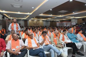 25 વર્ષનો સેવાયજ્ઞ... માનનીય પ્રધાનમંત્રી શ્રી Narendra Modi જીના જનસેવાના 25 વર્ષ પૂર્ણ થવાના અવસરે આયોજિત 'સેવા સંકલ્પ અભિયાન'ની તૈયારીઓના ભાગરૂપે વડોદરા મહાનગર ખાતે કાર્યશાળા યોજાઈ. આ કાર્યશાળામાં પ્રદેશ અધ્યક્ષ શ્રી Jagdish Panchal એ હોદ્દેદારો અને કાર્યકર્તાઓ સાથે સંવાદ કરી અભિયાનની સફળતા માટે માર્ગદર્શન આપ્યું.