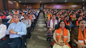 25 વર્ષ જનસેવાના... 25 વર્ષ ગરીબ કલ્યાણના... 'સેવા સંકલ્પ અભિયાન' અંતર્ગત આજે રાષ્ટ્રીય ઉપાધ્યક્ષ શ્રીમતી વર્ષાબેન દોશી તથા પ્રદેશ મહામંત્રી શ્રી અજયભાઈ બ્રહ્મભટ્ટની વિશેષ ઉપસ્થિતિમાં આણંદ જિલ્લાની કાર્યશાળા સંપન્ન થઈ.