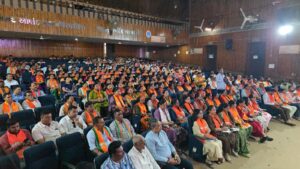 25 વર્ષ જનસેવાના... 25 વર્ષ ગરીબ કલ્યાણના... 'સેવા સંકલ્પ અભિયાન' અંતર્ગત આજે રાષ્ટ્રીય ઉપાધ્યક્ષ શ્રીમતી વર્ષાબેન દોશી તથા પ્રદેશ મહામંત્રી શ્રી અજયભાઈ બ્રહ્મભટ્ટની વિશેષ ઉપસ્થિતિમાં આણંદ જિલ્લાની કાર્યશાળા સંપન્ન થઈ.