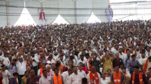 'નમો કમલમ્' - સંગઠનથી જનસેવા સુધી, સંકલ્પથી સિદ્ધિ સુધીની યાત્રાનું નવું કેન્દ્ર!  માનનીય પ્રધાનમંત્રી શ્રી Narendra Modi જીના શુભહસ્તે નવસારી જિલ્લા ભાજપ કાર્યાલય 'નમો કમલમ્'નું લોકાર્પણ થયું. આ અવસરે કાર્યકર્તાઓ અને નગરજનોને સંબોધિત કરી માનનીય પ્રધાનમંત્રીશ્રીએ સંગઠનની શક્તિ, કાર્યકર્તાઓની નિષ્ઠા અને જનસેવાના સંકલ્પને વધુ મજબૂત બનાવવાનો સંદેશ આપ્યો. આ પ્રસંગે માનનીય મુખ્યમંત્રી શ્રી Bhupendra Patel , પ્રદેશ અધ્યક્ષ શ્રી Jagdish Panchal , કેન્દ્રીય જળશક્તિ મંત્રી શ્રી C R Paatil , નાયબ મુખ્યમંત્રી શ્રી Harsh Sanghavi તથા રાજ્ય સરકારના મંત્રીશ્રીઓ અને સંગઠનના હોદ્દેદારો વિશેષ ઉપસ્થિત રહ્યાં. #NamoKamalamNavsari