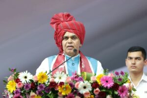 આદિજાતિ યુવાનોના સપનાઓને નવી દિશા, નવી ઉડાન! 🎓 રાજપીપળા ખાતે માનનીય રાજ્યપાલ શ્રી આચાર્ય દેવવ્રતજીની અધ્યક્ષતામાં તથા માનનીય મુખ્યમંત્રી શ્રી Bhupendra Patel ની વિશેષ ઉપસ્થિતિમાં બિરસા મુંડા ટ્રાઇબલ યુનિવર્સિટીનો પ્રથમ પદવીદાન સમારોહ યોજાયો.