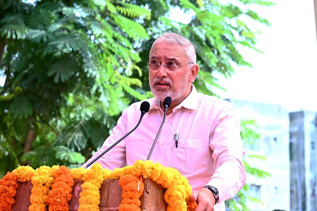 પ્રદેશ અધ્યક્ષ શ્રી Jagdish Panchal ની વિશેષ ઉપસ્થિતિમાં અમદાવાદની ઓઢવ ગુજરાતી શાળા નં. 3 ખાતે પોઈસિસ એચિવમેન્ટ ફાઉન્ડેશન અને નગર પ્રાથમિક શિક્ષણ સમિતિ દ્વારા બાળકોના વ્યક્તિત્વ વિકાસ અંગેનો કાર્યક્રમ યોજાયો. આ પ્રસંગે પ્રદેશ અધ્યક્ષશ્રીએ વિદ્યાર્થીઓ અને વાલીઓ સાથે સંવાદ કરી માર્ગદર્શન આપ્યું.