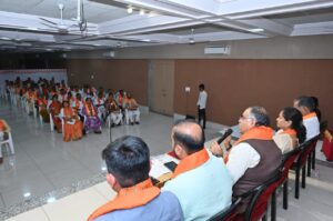પ્રદેશ પ્રભારી શ્રી Tarun Chugh જીએ ગઈકાલે ખેડા જિલ્લાની મુલાકાત લઈ સંગઠનના હોદ્દેદારો સાથે વિવિધ બેઠકો યોજી સંગઠનાત્મક કામગીરી અંગે સંવાદ કર્યો. આ પ્રસંગે પ્રદેશ સંગઠન મહામંત્રી શ્રી રત્નાકરજી, પ્રદેશ મહામંત્રી શ્રી અજયભાઈ બ્રહ્મભટ્ટ, શ્રી હિતેન્દ્રસિંહ ચૌહાણ સહિત હોદ્દેદારો ઉપસ્થિત રહ્યા.