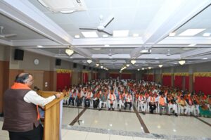 પ્રદેશ પ્રભારી શ્રી Tarun Chugh જીએ ગઈકાલે ખેડા જિલ્લાની મુલાકાત લઈ સંગઠનના હોદ્દેદારો સાથે વિવિધ બેઠકો યોજી સંગઠનાત્મક કામગીરી અંગે સંવાદ કર્યો. આ પ્રસંગે પ્રદેશ સંગઠન મહામંત્રી શ્રી રત્નાકરજી, પ્રદેશ મહામંત્રી શ્રી અજયભાઈ બ્રહ્મભટ્ટ, શ્રી હિતેન્દ્રસિંહ ચૌહાણ સહિત હોદ્દેદારો ઉપસ્થિત રહ્યા.