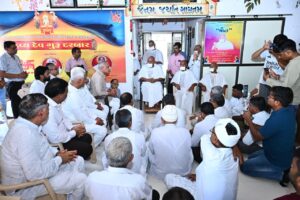 પ્રદેશ અધ્યક્ષ શ્રી Jagdish Panchal એ આજે ધાનેરાના શ્રી રાજસ્થાન સ્થાનકવાસી જૈન સંઘ દ્વારા સંચાલિત મહાવીર ભવન ખાતે પ.પૂ. ગુરુદેવ શ્રી દિનેશચંદ્રજી મહારાજ સાહેબના આશીર્વાદ મેળવી તેમના સુખશાતા પૂછ્યા. જય જિનેન્દ્ર 🙏