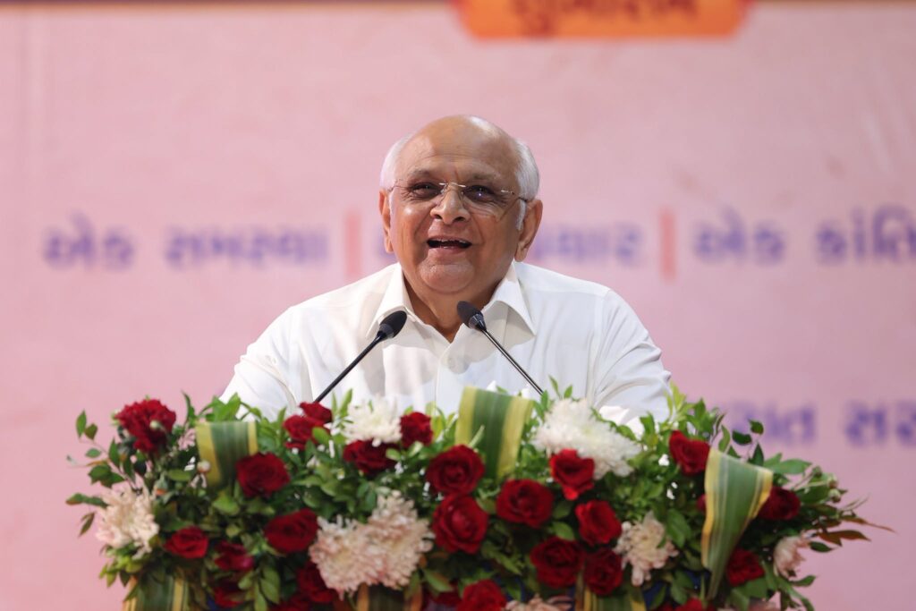 જાણશે ગુજરાત, જીતશે ગુજરાત  માનનીય મુખ્યમંત્રી શ્રી Bhupendra Patel આજે 'ગુજરાત જ્ઞાનગુરુ ક્વિઝ (G3Q 2026)' અને 'સેવા ફર્સ્ટ ઇનોવેશન ચેલેન્જ'નો શુભારંભ કરાવ્યો. G3Q 2026 થકી વિદ્યાર્થીઓ અને નાગરિકોમાં જ્ઞાન, જાગૃતિ અને સ્પર્ધાત્મક ભાવનાને વેગ મળશે, જ્યારે સેવા ફર્સ્ટ ઇનોવેશન ચેલેન્જ યુવા ઇનોવેટર્સને વહીવટીતંત્ર અને ઉદ્યોગોના વાસ્તવિક પડકારોના ટેક્નોલોજી આધારિત ઉકેલો શોધવા માટે મંચ પૂરું પાડશે. #SevaSankalpAbhiyan