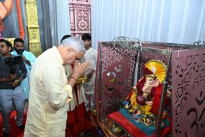 પ્રદેશ અધ્યક્ષ શ્રી Jagdish Panchal એ આજે અમદાવાદના મણિનગર ખાતે શિવશક્તિ યુવક મંડળ દ્વારા આયોજિત ગણેશ મહોત્સવમાં વિઘ્નહર્તા ભગવાન શ્રી ગણેશજીના દર્શન કર્યા.  ગણપતિ બાપ્પા મોરિયા 🙏