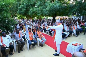 પ્રદેશ અધ્યક્ષ શ્રી Jagdish Panchal એ બોટાદના બૂથ પ્રમુખો સાથે 'ચાય પે ચર્ચા' કરી.