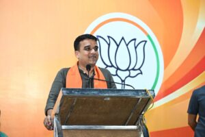 આજે પ્રદેશ અધ્યક્ષ શ્રી Jagdish Panchal ની અધ્યક્ષતામાં તથા નાયબ મુખ્યમંત્રી શ્રી Harsh Sanghavi અને પ્રદેશ સંગઠન મહામંત્રી શ્રી રત્નાકરજીની વિશેષ ઉપસ્થિતિમાં ગાંધીનગર મહાનગરપાલિકાની ચૂંટણી સંદર્ભે 'કાર્યકર્તા સંકલન બેઠક' યોજાઈ. આ બેઠકમાં પ્રદેશ અધ્યક્ષશ્રીએ સૌ કાર્યકર્તાઓને દરેક બૂથ પર કમળ ખીલવવા આહ્વાન કર્યું.
