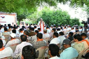 પ્રદેશ અધ્યક્ષ શ્રી Jagdish Panchal એ બોટાદના બૂથ પ્રમુખો સાથે 'ચાય પે ચર્ચા' કરી.
