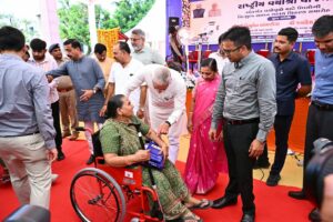 વરિષ્ઠ નાગરિકોની સુખાકારી માટે સંવેદનશીલ સેવા અને સંકલ્પ... પ્રદેશ અધ્યક્ષ શ્રી Jagdish Panchal એ આજે ભાવનગર ખાતે કેન્દ્રીય રાજ્યમંત્રી શ્રીમતી નિમુબેન બાંભણીયાની વિશેષ ઉપસ્થિતિમાં રાષ્ટ્રીય વયોશ્રી યોજના અંતર્ગત વરિષ્ઠ નાગરિકોને જરૂરિયાત મુજબ સહાયક સાધનોનું વિતરણ કર્યું તેમજ લાભાર્થીઓ સાથે સંવાદ કર્યો. #SevaSankalpAbhiyan
