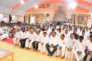 રાષ્ટ્રપિતા મહાત્મા ગાંધીજીની જયંતી નિમિત્તે માનનીય મુખ્યમંત્રી શ્રી Bhupendra Patel એ પોરબંદરના પવિત્ર કીર્તિમંદિર ખાતે પૂજ્ય બાપુને ભાવપૂર્ણ શ્રદ્ધાંજલિ અર્પણ કરી તથા સર્વધર્મ પ્રાર્થના સભામાં ઉપસ્થિત રહી સત્ય, અહિંસા અને સર્વોદયના અમર સંદેશને સ્મરણ કર્યો. #GandhiJayanti