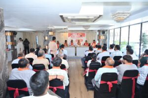 પ્રદેશ પ્રભારી શ્રી Tarun Chugh જીએ આજે ગાંધીનગર મહાનગર અને અમદાવાદ જિલ્લાની વિવિધ બેઠકોમાં સહભાગી થઈ હોદ્દેદારો સાથે સંગઠનાત્મક ચર્ચા કરી અને માર્ગદર્શન આપ્યું.