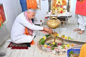 પ્રદેશ અધ્યક્ષ શ્રી Jagdish Panchal એ લુણાવાડા ખાતે લુણેશ્વર મહાદેવ મંદિરે દર્શન-પૂજન કરી સૌના સુખ, શાંતિ, સમૃદ્ધિ અને સુખાકારી માટે પ્રાર્થના કરી. હર હર મહાદેવ 🙏