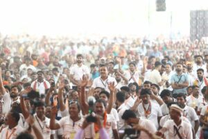 सेवा संकल्प अभियान के तहत वाराणसी से वडनगर तक निकली भव्य #SevaYatra का आज वडनगर की पावन भूमि पर भव्य समापन हुआ। इस अवसर पर मुख्यमंत्री श्री Bhupendra Patel जी, केंद्रीय मंत्री श्री Shivraj Singh Chouhan जी, पश्चिम बंगाल के मुख्यमंत्री श्री Suvendu Adhikari जी, प्रदेश प्रभारी श्री Tarun Chugh  जी, प्रदेश अध्यक्ष श्री Jagdish Panchal जी, उपमुख्यमंत्री श्री Harsh Sanghavi जी एवं अन्य गणमान्य अतिथियों ने सेवा यात्रियों का स्वागत-अभिनंदन कर उनका सम्मान किया। सेवा, समर्पण और संगठन के भाव से संपन्न हुई यह यात्रा जनसेवा से राष्ट्रसेवा की 25 वर्षों की प्रेरणादायी यात्रा को जन-जन तक पहुंचाने का सशक्त माध्यम बनी। #SevaSankalpAbhiyan #25YearsOfSeva