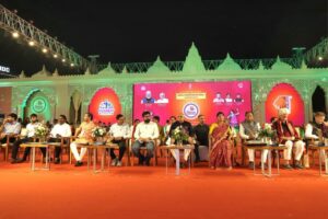 માનનીય મુખ્યમંત્રી શ્રી Bhupendra Patel ના શુભહસ્તે ગઈકાલે સાંજે 'વાઈબ્રન્ટ નવરાત્રી મહોત્સવ-2026'નો ભવ્ય પ્રારંભ થયો.  આ અવસરે 6 દેશોના રાજદૂતો, ગણમાન્ય મહાનુભાવો અને મોટી સંખ્યામાં ઉપસ્થિત નગરજનોએ નવરાત્રીના રંગ, ઉમંગ અને ઉત્સાહને વધાવ્યો. #VibrantNavratri2026