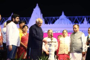 માનનીય મુખ્યમંત્રી શ્રી Bhupendra Patel ના શુભહસ્તે ગઈકાલે સાંજે 'વાઈબ્રન્ટ નવરાત્રી મહોત્સવ-2026'નો ભવ્ય પ્રારંભ થયો.  આ અવસરે 6 દેશોના રાજદૂતો, ગણમાન્ય મહાનુભાવો અને મોટી સંખ્યામાં ઉપસ્થિત નગરજનોએ નવરાત્રીના રંગ, ઉમંગ અને ઉત્સાહને વધાવ્યો. #VibrantNavratri2026