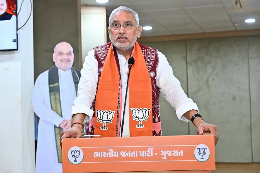 કેવડિયા ખાતે પ્રદેશ અધ્યક્ષ શ્રી Jagdish Panchal અને પ્રદેશ સહ પ્રભારી શ્રીમતી ગોમતી સાયજીની વિશેષ ઉપસ્થિતિમાં પ્રદેશ અનુસૂચિત જનજાતિ મોરચાની કારોબારી બેઠક યોજાઈ. આ બેઠકમાં પ્રદેશ સંગઠન મહામંત્રી શ્રી રત્નાકરજી, પ્રદેશ ઉપાધ્યક્ષ શ્રીમતી ગીતાબેન રાઠવા, પ્રદેશ અનુસૂચિત જનજાતિ મોરચાના પ્રમુખ શ્રી ગણપતસિંહ વસાવા સહિત હોદ્દેદારો ઉપસ્થિત રહ્યા કેવડિયા ખાતે પ્રદેશ અધ્યક્ષ શ્રી Jagdish Panchal અને પ્રદેશ સહ પ્રભારી શ્રીમતી ગોમતી સાયજીની વિશેષ ઉપસ્થિતિમાં પ્રદેશ અનુસૂચિત જનજાતિ મોરચાની કારોબારી બેઠક યોજાઈ. આ બેઠકમાં પ્રદેશ સંગઠન મહામંત્રી શ્રી રત્નાકરજી, પ્રદેશ ઉપાધ્યક્ષ શ્રીમતી ગીતાબેન રાઠવા, પ્રદેશ અનુસૂચિત જનજાતિ મોરચાના પ્રમુખ શ્રી ગણપતસિંહ વસાવા સહિત હોદ્દેદારો ઉપસ્થિત રહ્યા