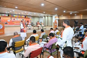 કેવડિયા ખાતે પ્રદેશ અધ્યક્ષ શ્રી Jagdish Panchal અને પ્રદેશ સહ પ્રભારી શ્રીમતી ગોમતી સાયજીની વિશેષ ઉપસ્થિતિમાં પ્રદેશ અનુસૂચિત જનજાતિ મોરચાની કારોબારી બેઠક યોજાઈ. આ બેઠકમાં પ્રદેશ સંગઠન મહામંત્રી શ્રી રત્નાકરજી, પ્રદેશ ઉપાધ્યક્ષ શ્રીમતી ગીતાબેન રાઠવા, પ્રદેશ અનુસૂચિત જનજાતિ મોરચાના પ્રમુખ શ્રી ગણપતસિંહ વસાવા સહિત હોદ્દેદારો ઉપસ્થિત રહ્યા
