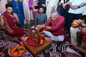 નવરાત્રિના પાવન પર્વે પ્રદેશ અધ્યક્ષ શ્રી Jagdish Panchal એ ગાંધીનગરની કર્ણાવતી યુનિવર્સિટી ખાતે આયોજિત દુર્ગા પૂજામાં સહભાગી થઈ મા દુર્ગાની પૂજા-અર્ચના કરી અને સૌના સુખ, સમૃદ્ધિ તથા કલ્યાણ માટે પ્રાર્થના કરી. જય મા દુર્ગા