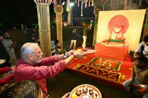 નવરાત્રિના પાવન પર્વે પ્રદેશ અધ્યક્ષ શ્રી Jagdish Panchal એ અમદાવાદના વિવિધ સ્થળોએ આયોજિત નવરાત્રિ મહોત્સવમાં ઉપસ્થિત રહી ઉત્સવની ભક્તિમય ઉજવણીમાં સહભાગી થયા.